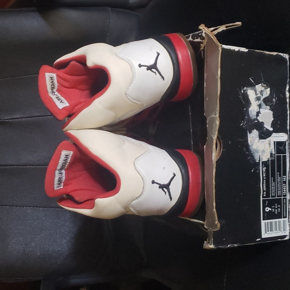 AirJordan 5 Retro "Fire Red" 2006 - Picture 3 of 14